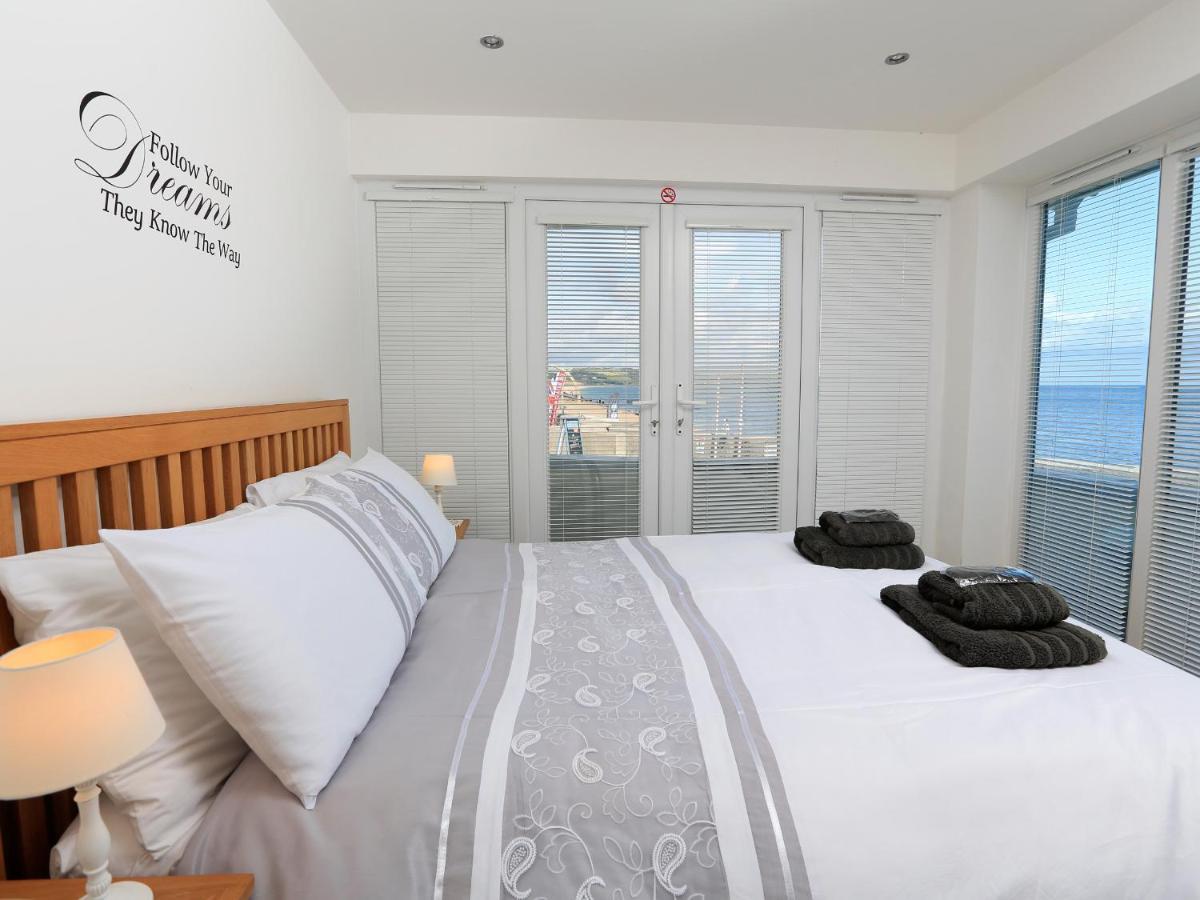 1 At The Beach Beesands Екстер'єр фото