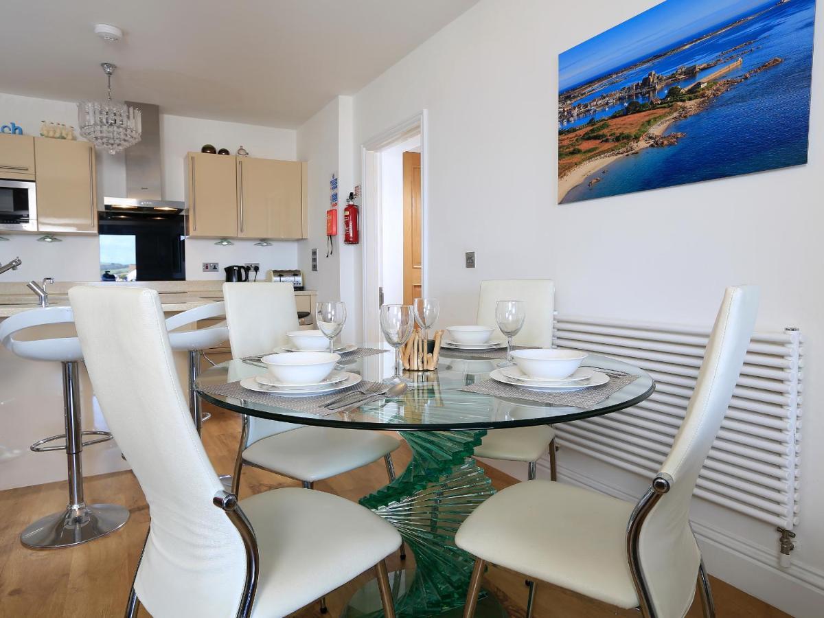 1 At The Beach Beesands Екстер'єр фото