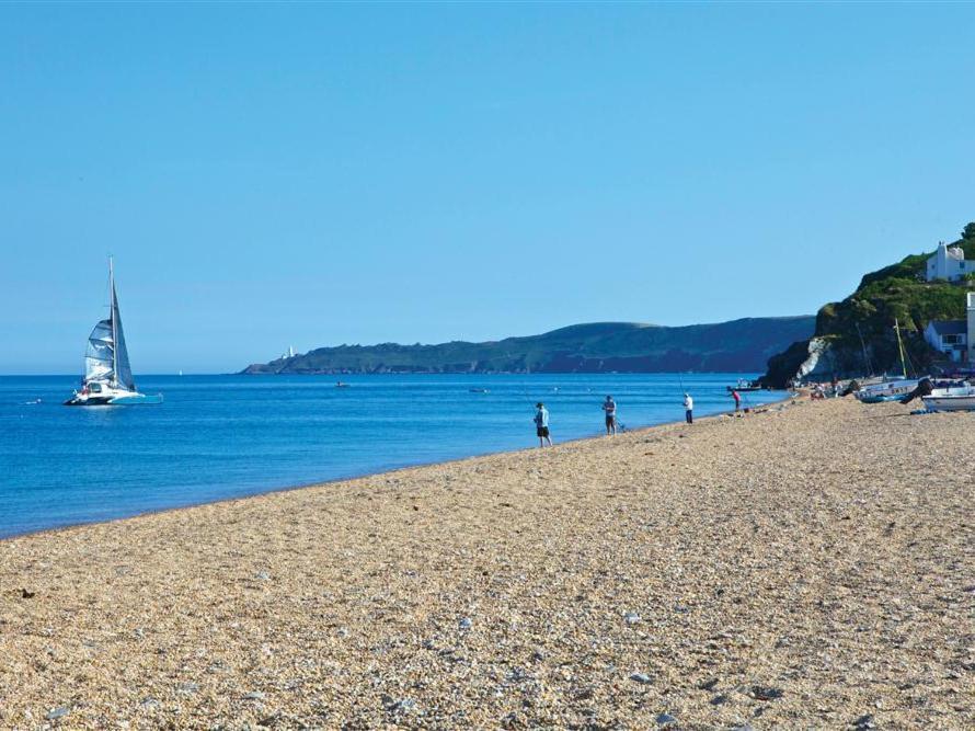 1 At The Beach Beesands Екстер'єр фото